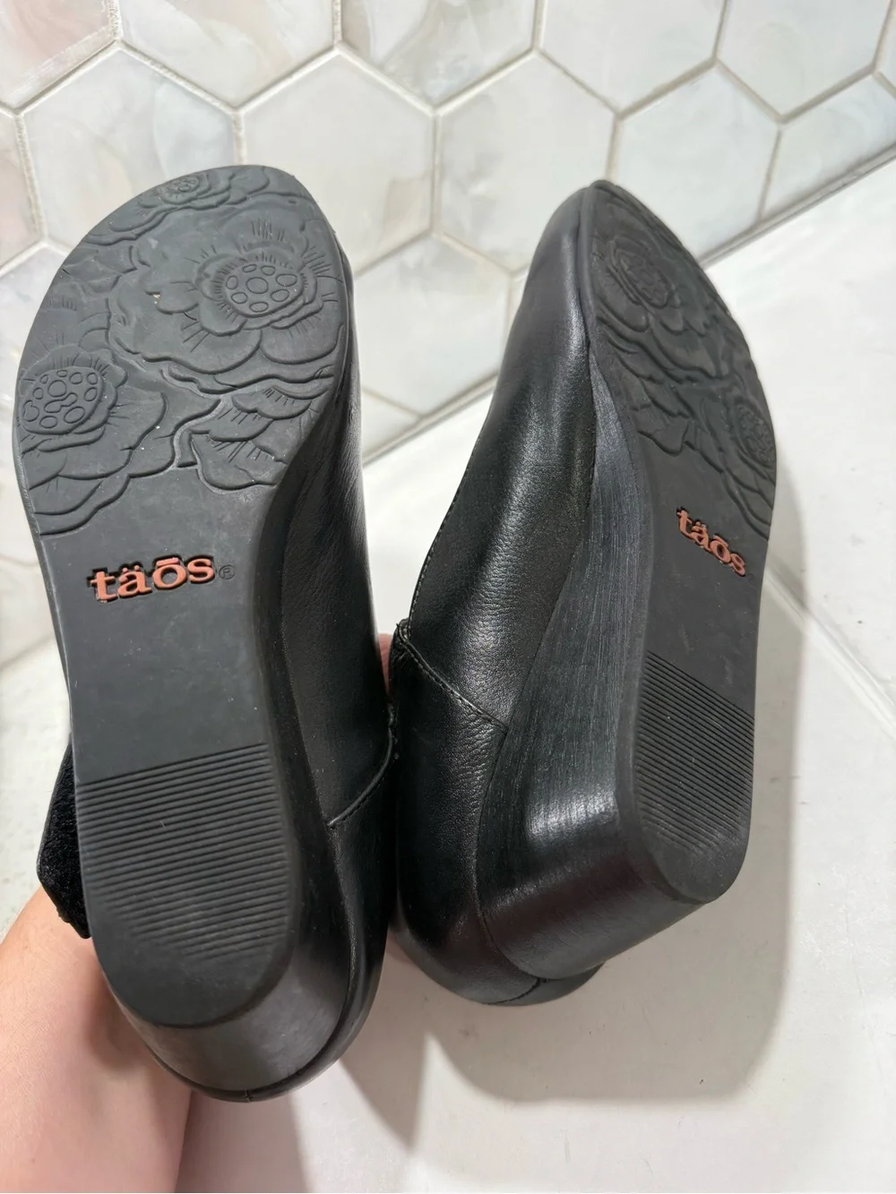 Taos Urge Black Leather Mary Jane Wedge Heel Shoes Size 8 Ankle Strap